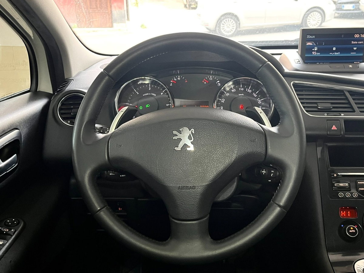 Peugeot 3008 1.6 HDi 112CV cambio robotizzato Business (11)