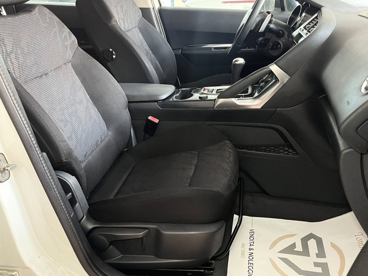 Peugeot 3008 1.6 HDi 112CV cambio robotizzato Business (7)