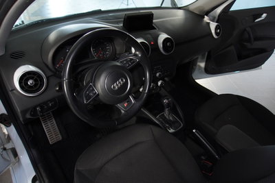 Audi A1 Sportback 1.6 TDI S tronic S line edition plus (8)