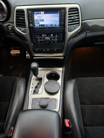 Jeep Grand Cherokee 3.0 CRD 241 CV Overland (10)