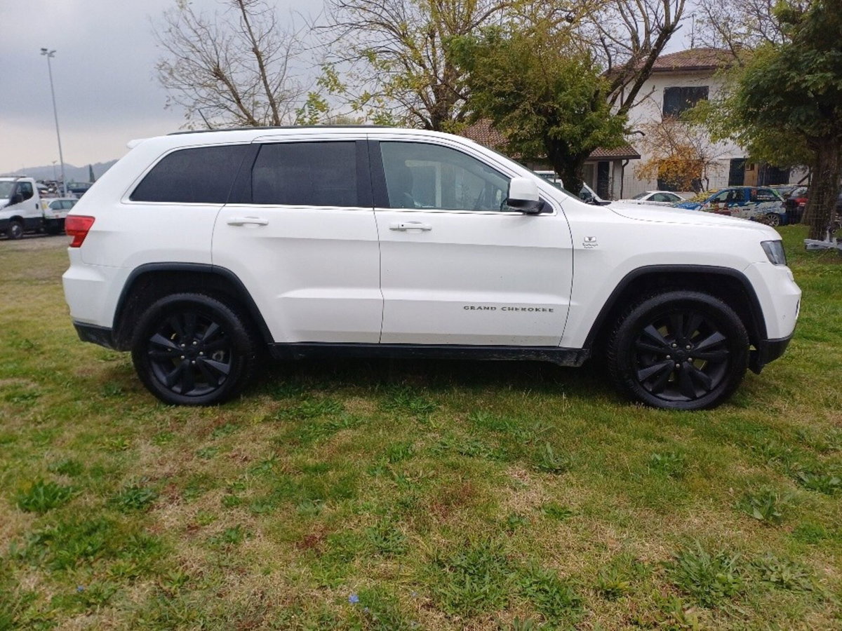 Jeep Grand Cherokee 3.0 CRD 241 CV Overland (3)