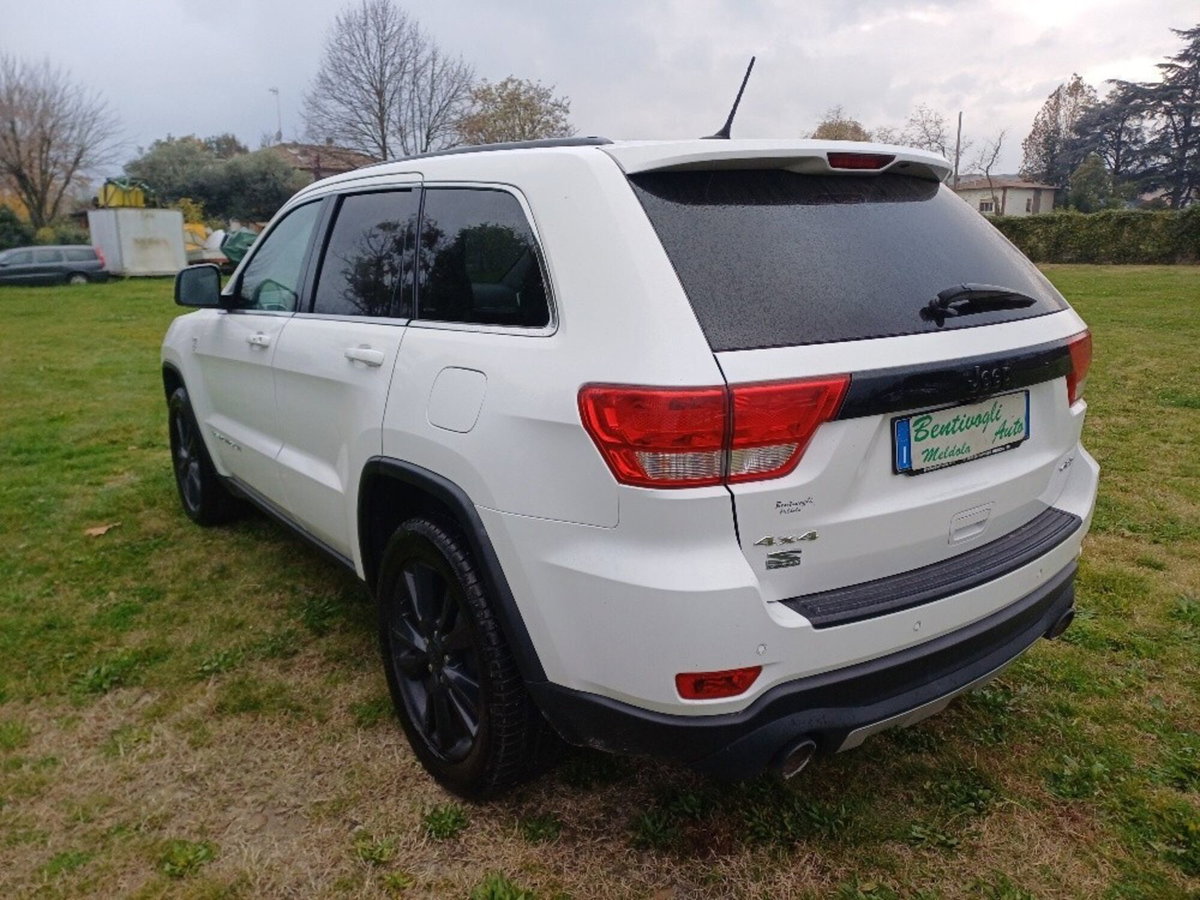 Jeep Grand Cherokee 3.0 CRD 241 CV Overland (6)