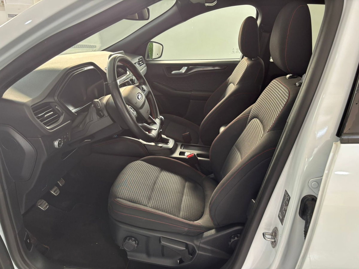 Ford Kuga 1.5 EcoBlue 120 CV 2WD ST-Line (10)