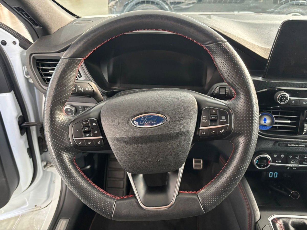 Ford Kuga 1.5 EcoBlue 120 CV 2WD ST-Line (12)
