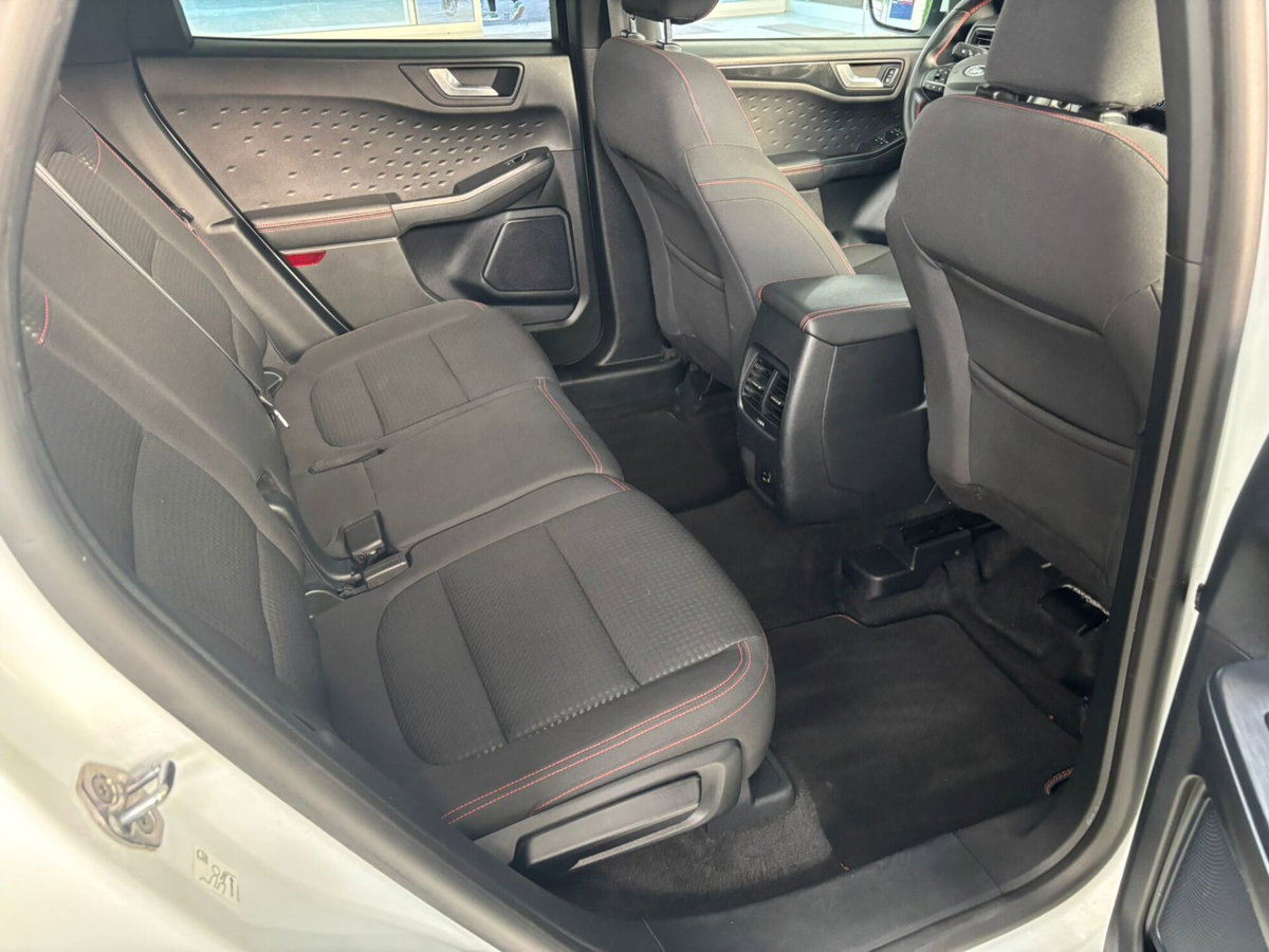 Ford Kuga 1.5 EcoBlue 120 CV 2WD ST-Line (19)