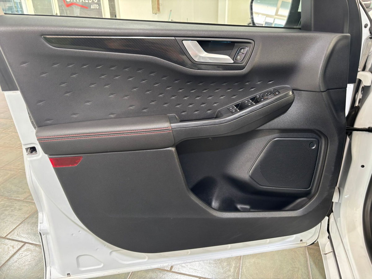 Ford Kuga 1.5 EcoBlue 120 CV 2WD ST-Line (9)