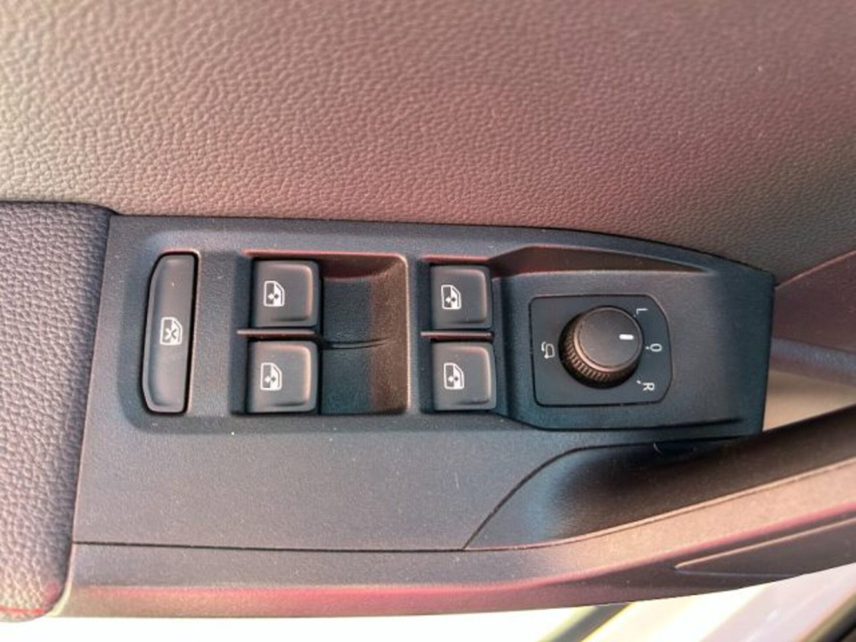 SEAT Arona 1.0 TGI FR (15)