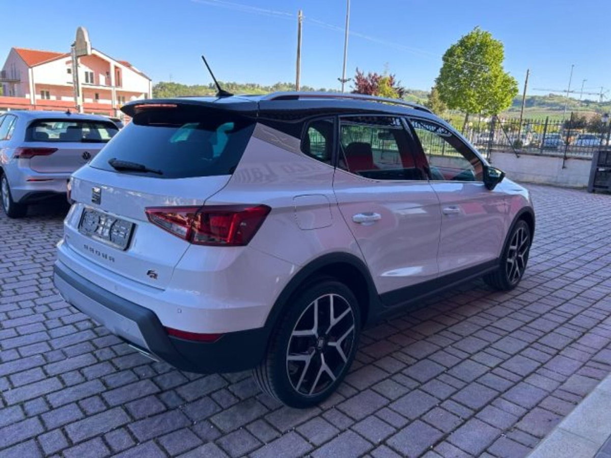 SEAT Arona 1.0 TGI FR (3)