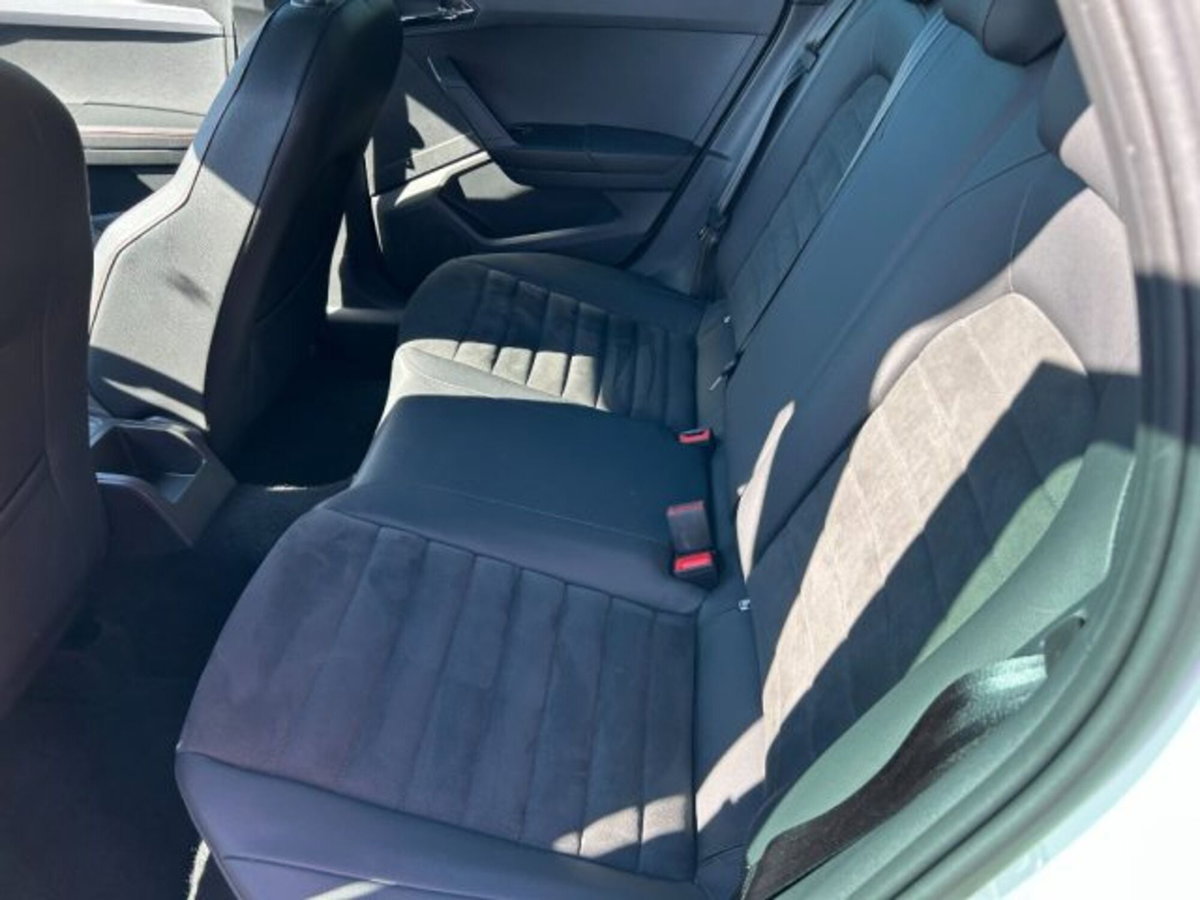 SEAT Arona 1.0 TGI FR (6)