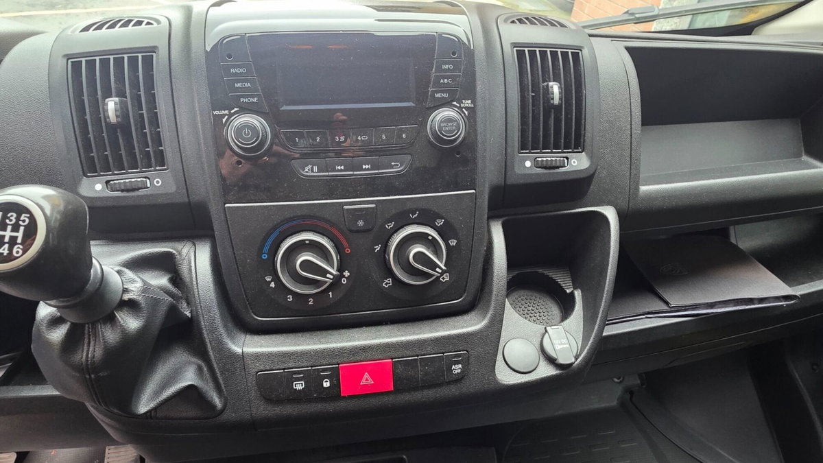 Peugeot Boxer Furgone 335 2.2 BlueHDi 140 S&S PM-TM Furgone Premium (10)