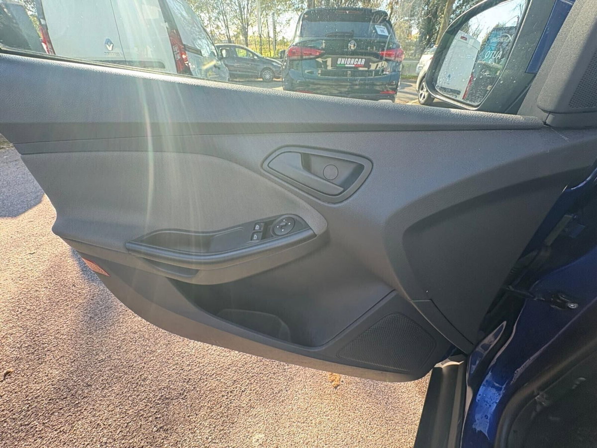 Ford Focus 1.0 EcoBoost 100 CV Start&Stop (17)