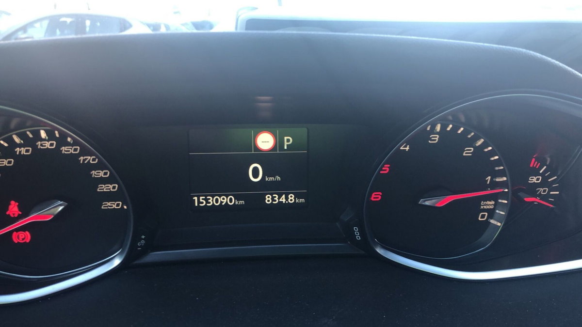 Peugeot 308 SW BlueHDi 130 S&S EAT8 GT Line (9)