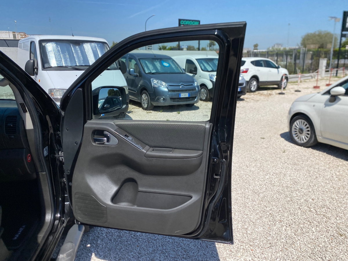 Nissan Navara 2.5 dCi 190CV 4 porte Double Cab Sport (16)