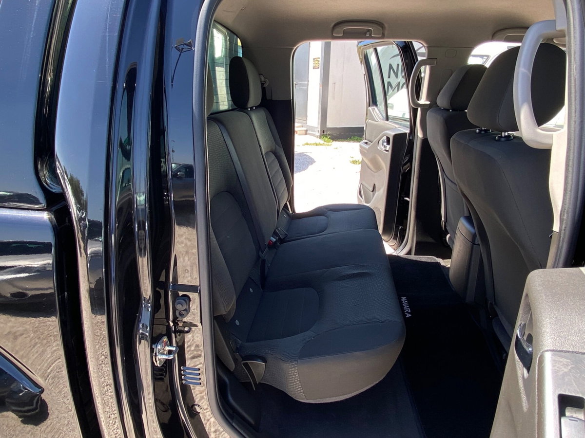 Nissan Navara 2.5 dCi 190CV 4 porte Double Cab Sport (19)
