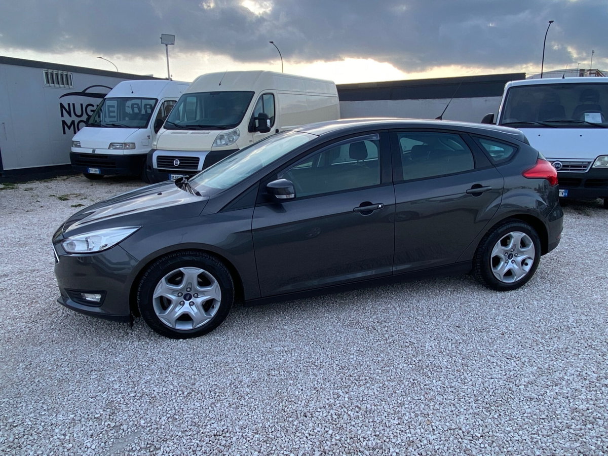 Ford Focus 1.5 TDCi 120 CV Start&Stop Titanium (2)