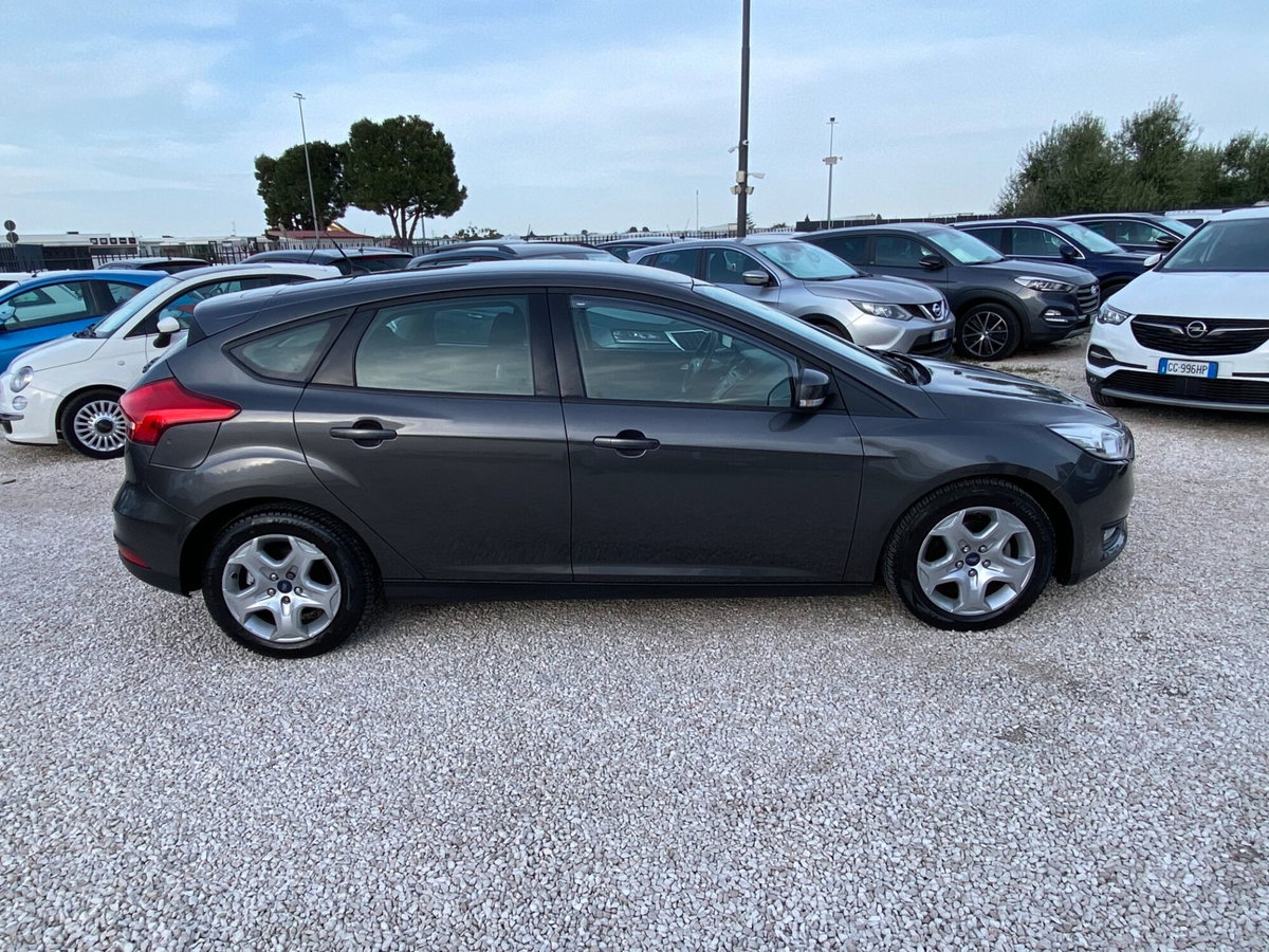 Ford Focus 1.5 TDCi 120 CV Start&Stop Titanium (6)