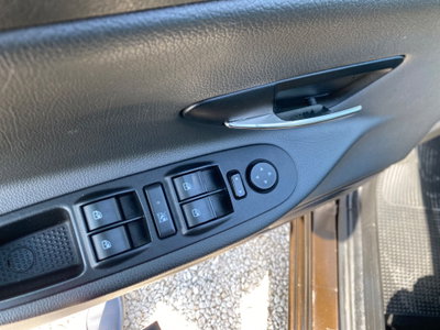 Lancia Ypsilon 1.2 69 CV Unyca (11)