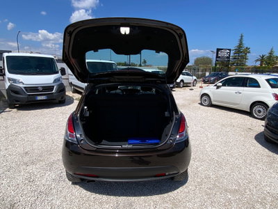 Lancia Ypsilon 1.2 69 CV Unyca (13)