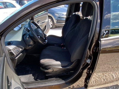 Lancia Ypsilon 1.2 69 CV Unyca (18)