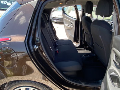 Lancia Ypsilon 1.2 69 CV Unyca (20)