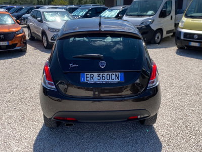 Lancia Ypsilon 1.2 69 CV Unyca (4)
