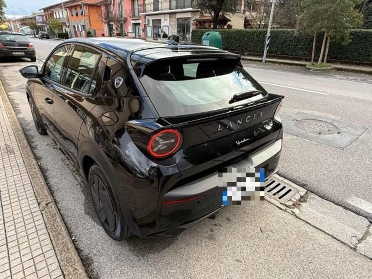 Lancia Ypsilon 1.2 mhev Edizione Limitata Cassina e-dct (6)