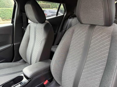 Peugeot 2008 PureTech 100 S&S Allure (10)
