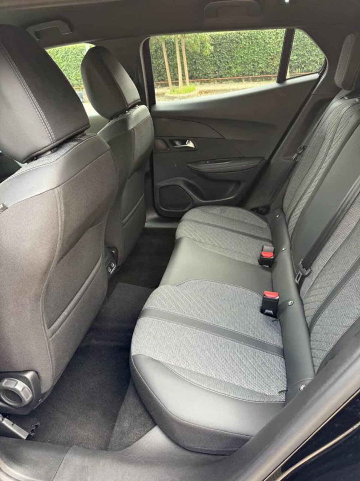 Peugeot 2008 PureTech 100 S&S Allure (11)
