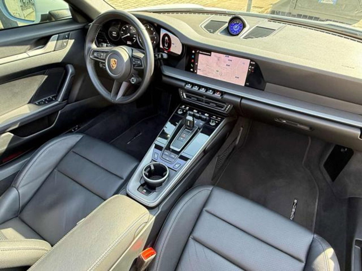 Porsche 911 Cabrio Cabrio 3.0 Carrera 4 auto (12)