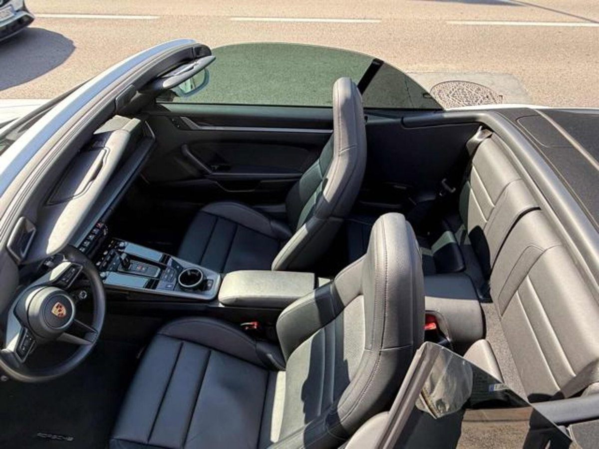 Porsche 911 Cabrio Cabrio 3.0 Carrera 4 auto (13)