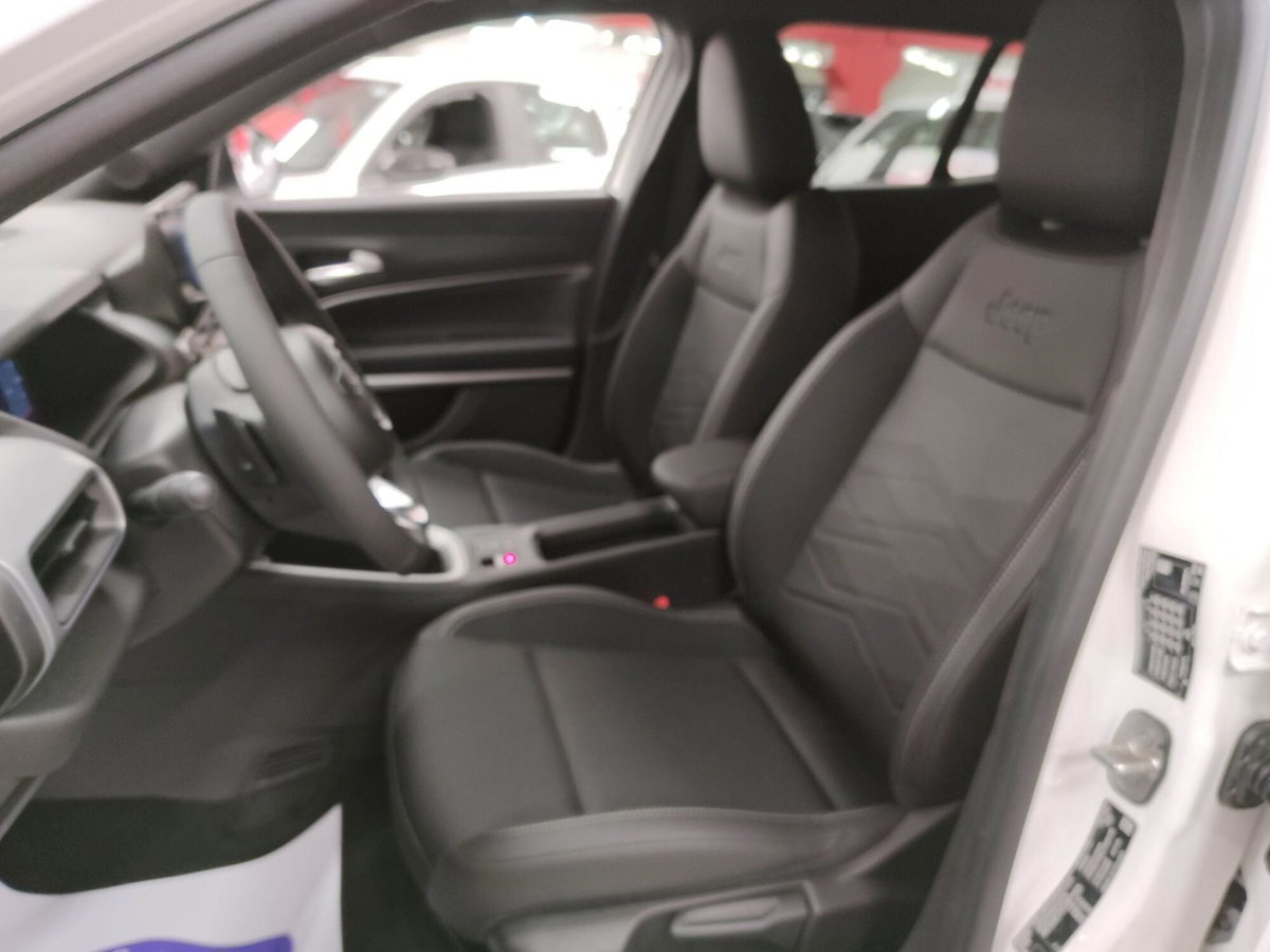 Jeep Avenger full-electric Summit fwd 156cv auto (13)