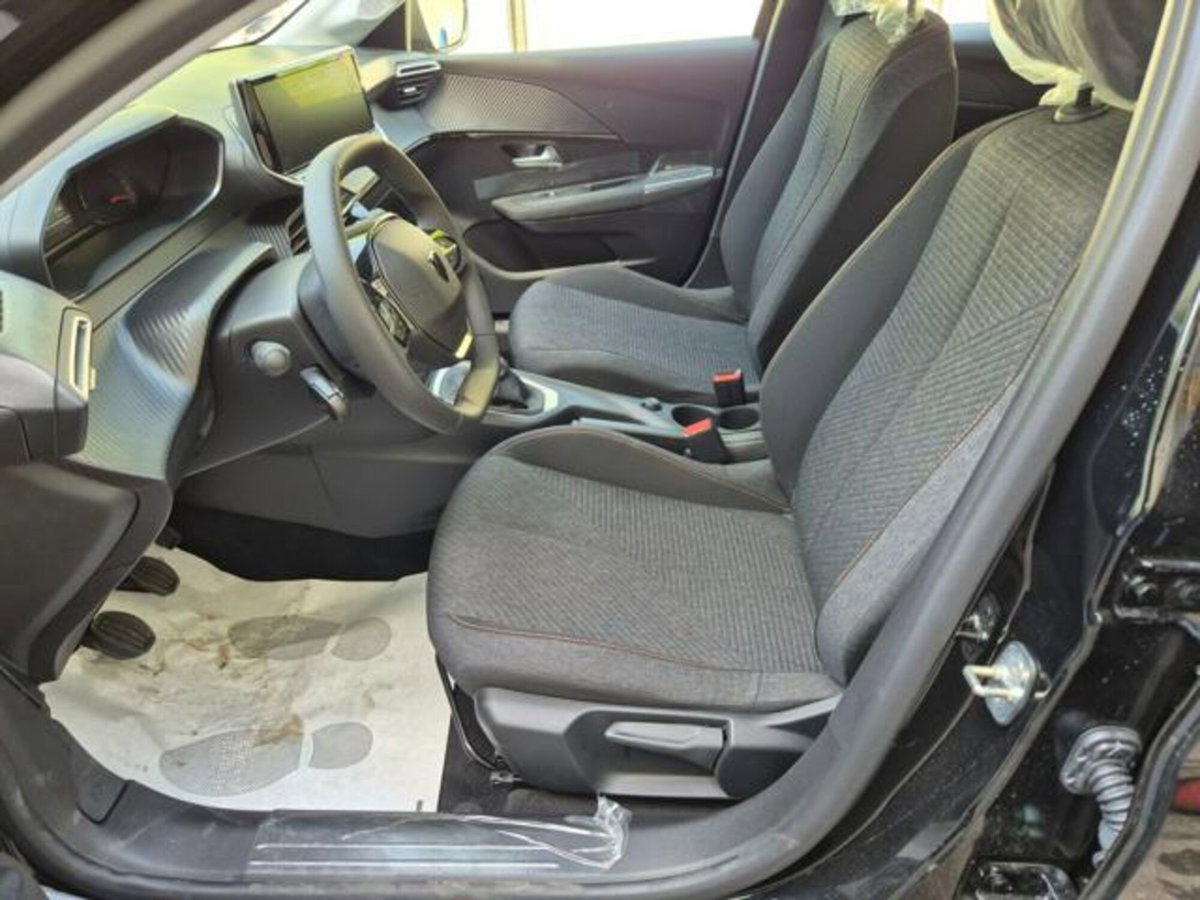 Peugeot 208 1.2 puretech Active s&s 100cv (9)