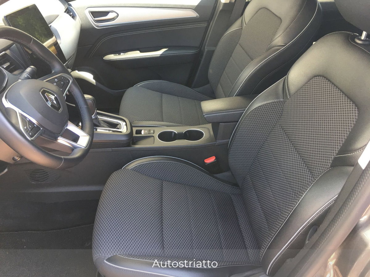 Renault Arkana Hybrid E-Tech 145 CV Techno (10)