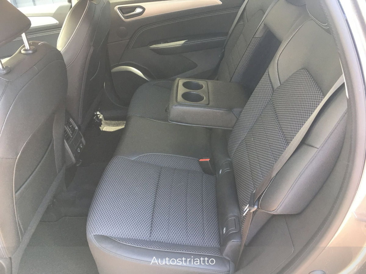 Renault Arkana Hybrid E-Tech 145 CV Techno (11)