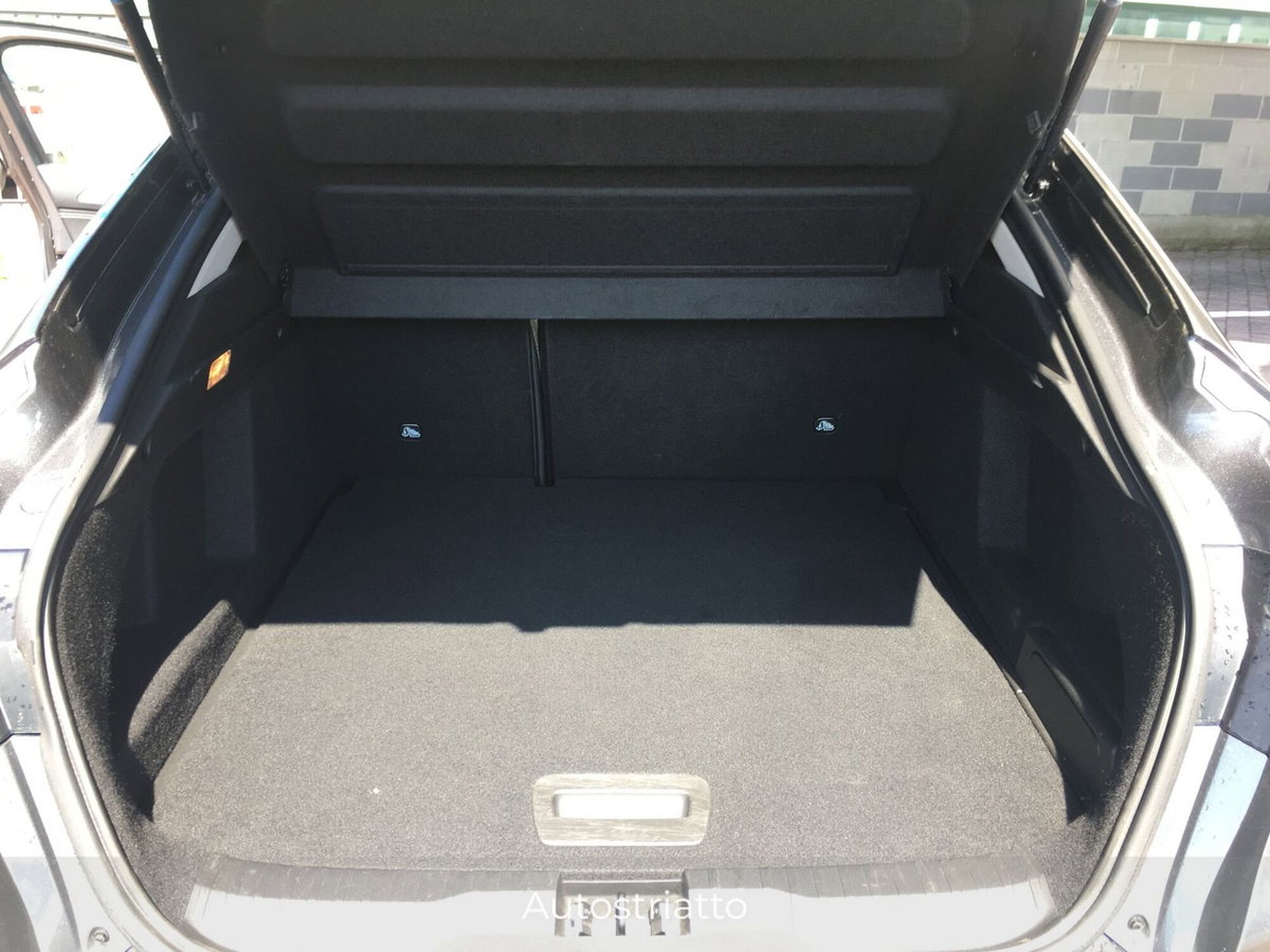 Renault Arkana Hybrid E-Tech 145 CV Techno (12)