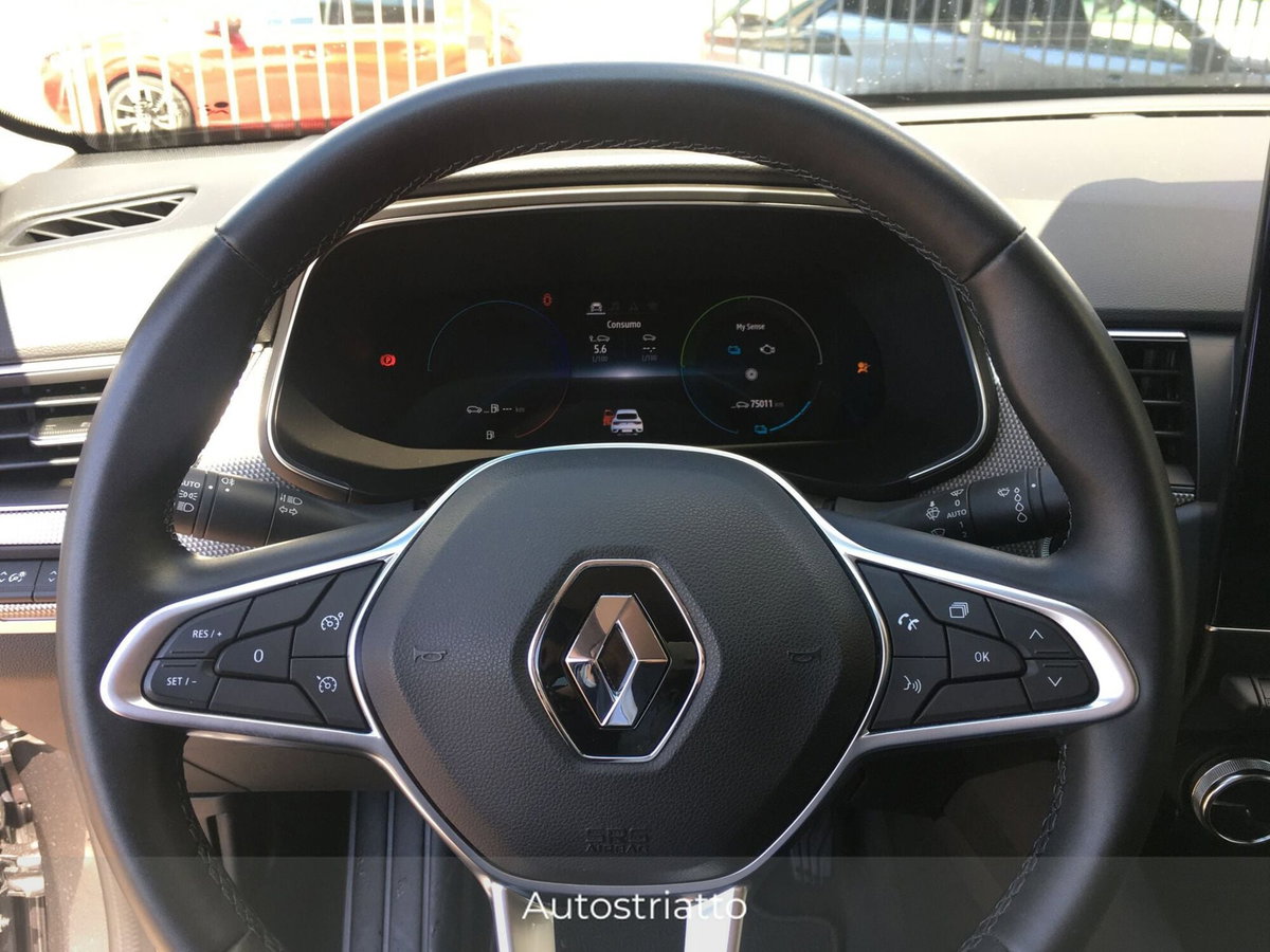 Renault Arkana Hybrid E-Tech 145 CV Techno (14)