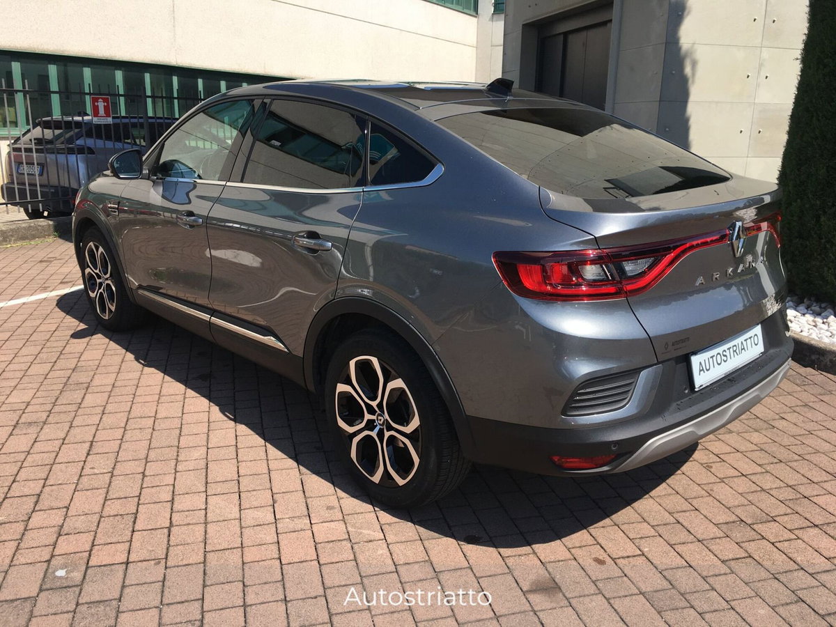 Renault Arkana Hybrid E-Tech 145 CV Techno (8)