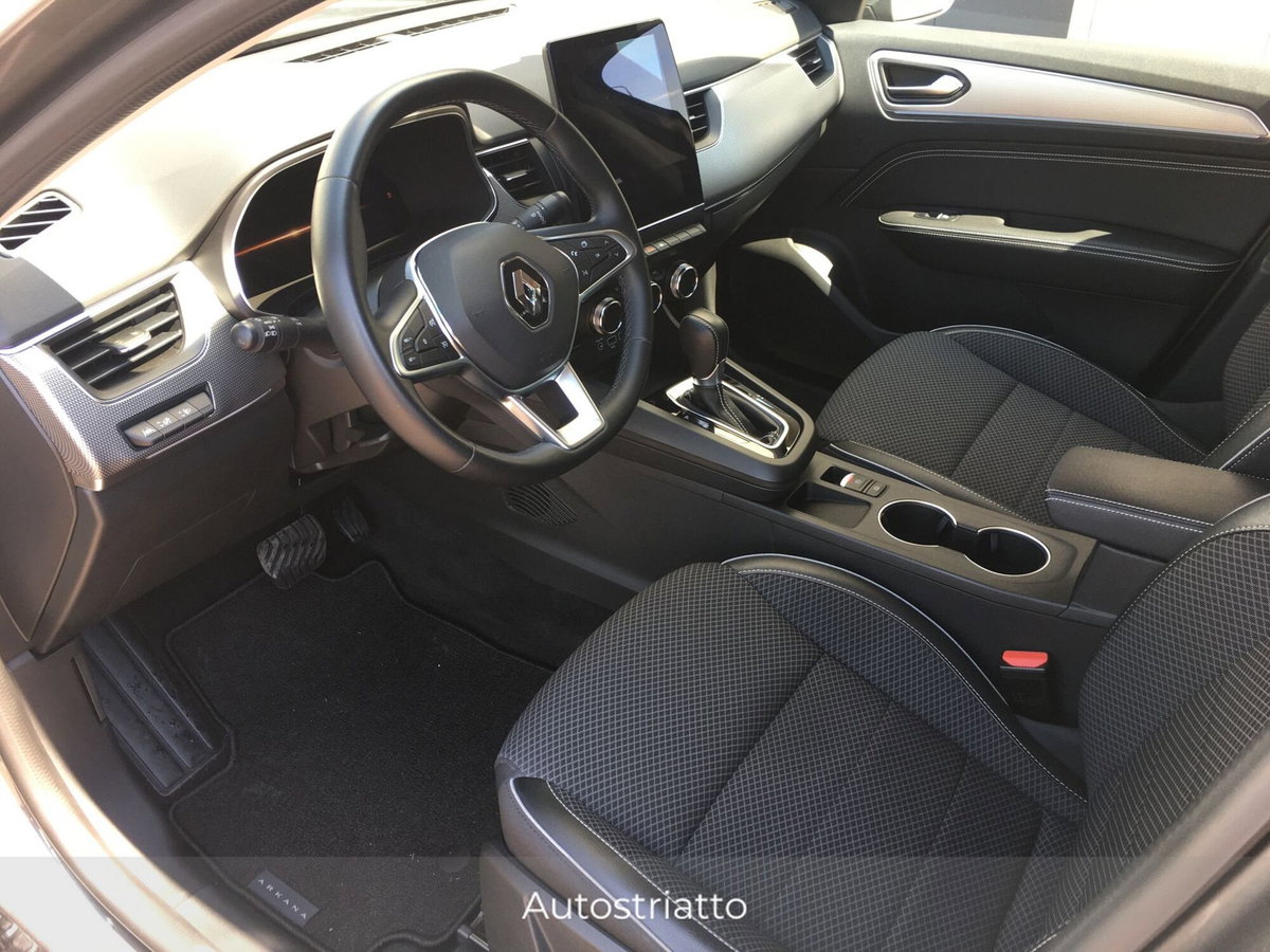 Renault Arkana Hybrid E-Tech 145 CV Techno (9)
