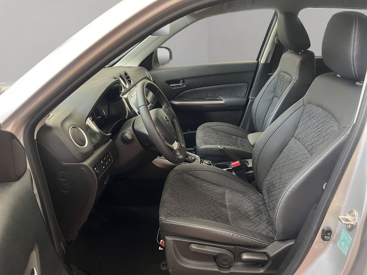 Suzuki Vitara 1.4h Top Kuro 4wd allgrip 110cv (11)