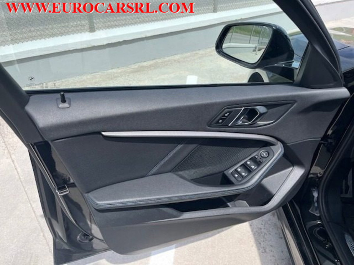 BMW Serie 1 116d 2.0 116CV cat 5 porte Attiva DPF (11)