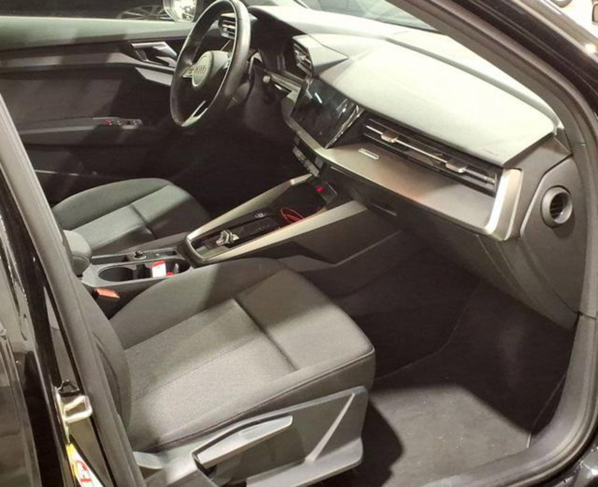 Audi A3 Sportback 30 TDI S tronic Business (5)