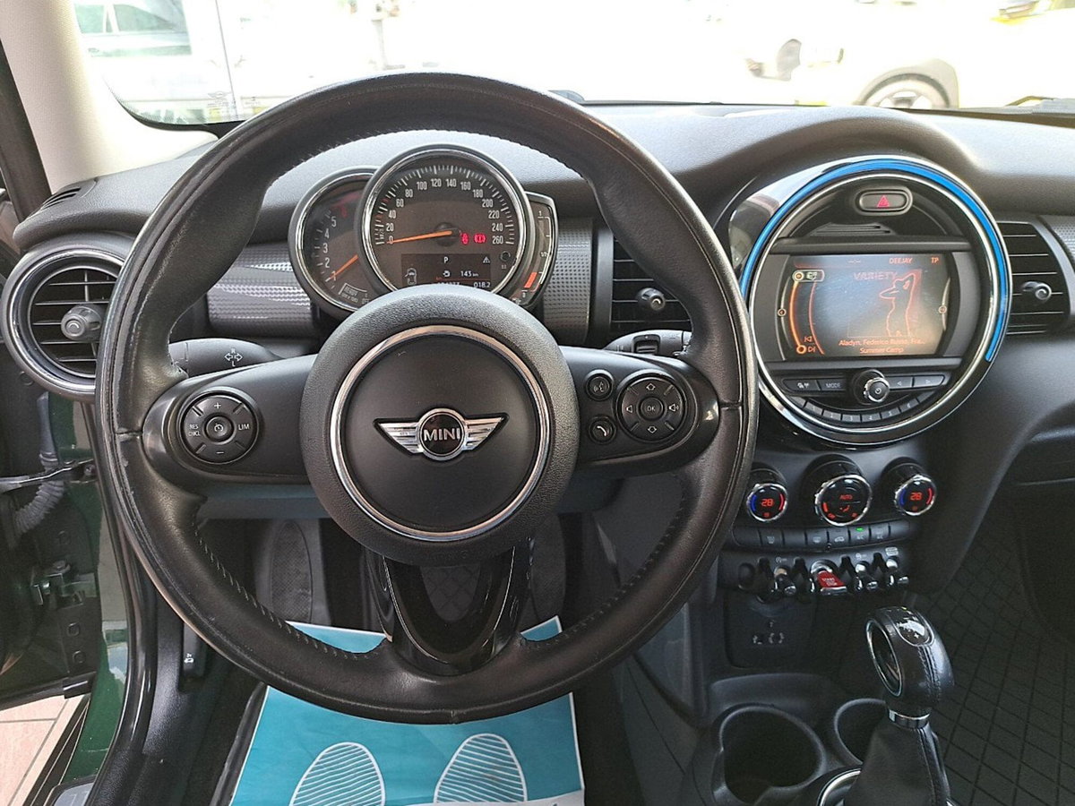 MINI Mini 1.5 Cooper D Business 5 porte (11)