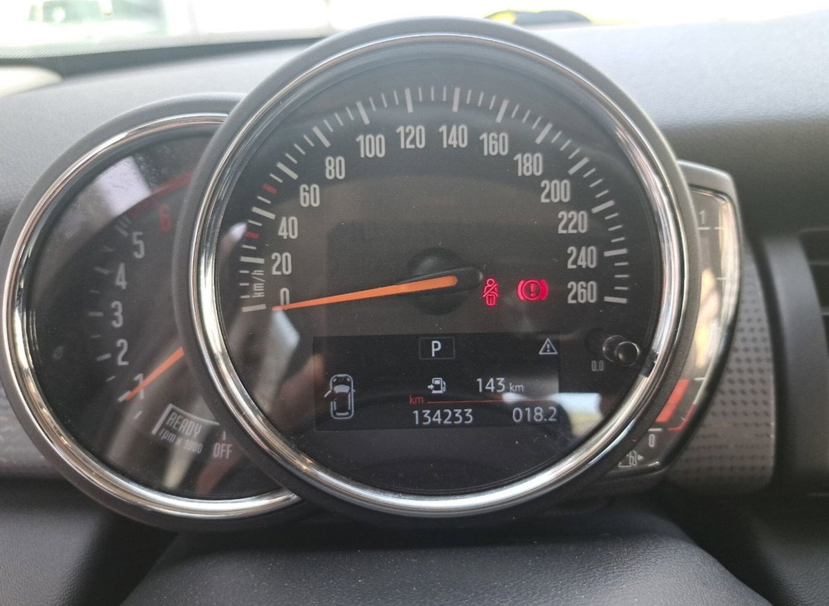 MINI Mini 1.5 Cooper D Business 5 porte (12)