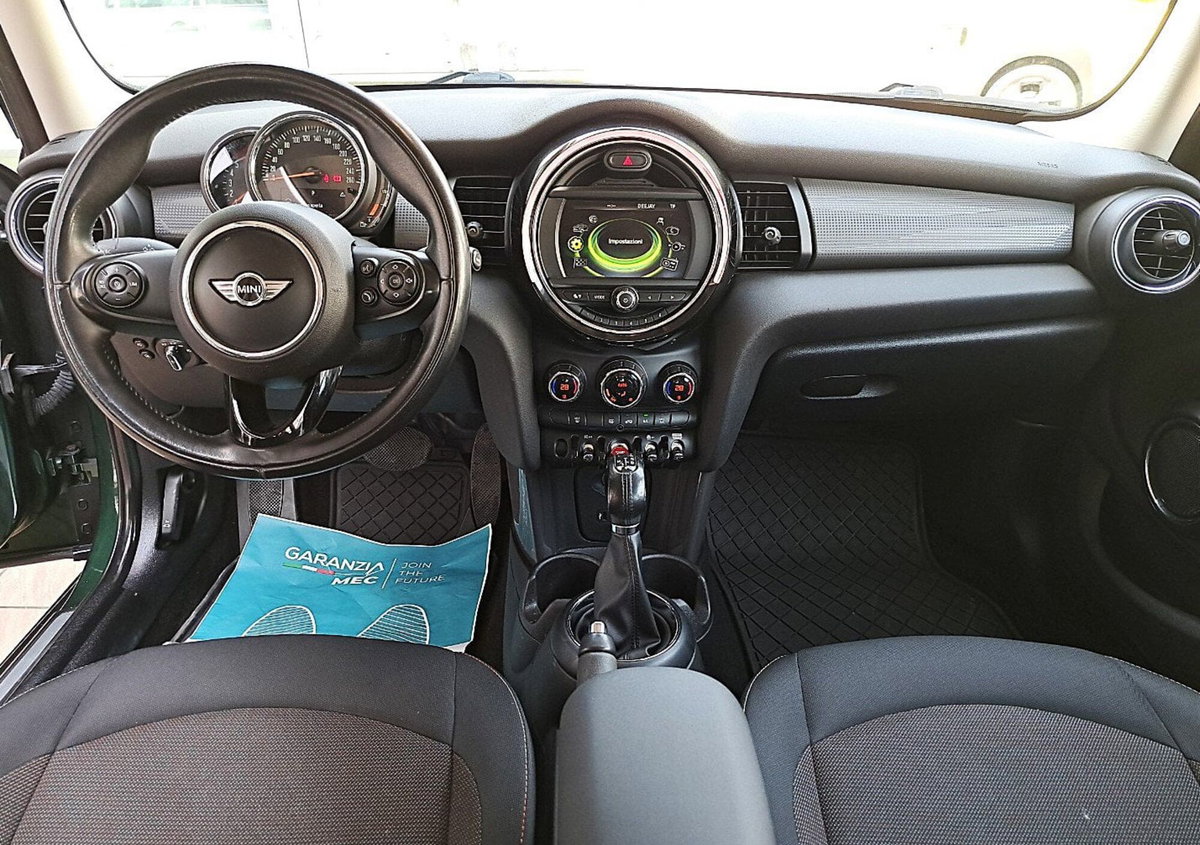 MINI Mini 1.5 Cooper D Business 5 porte (13)
