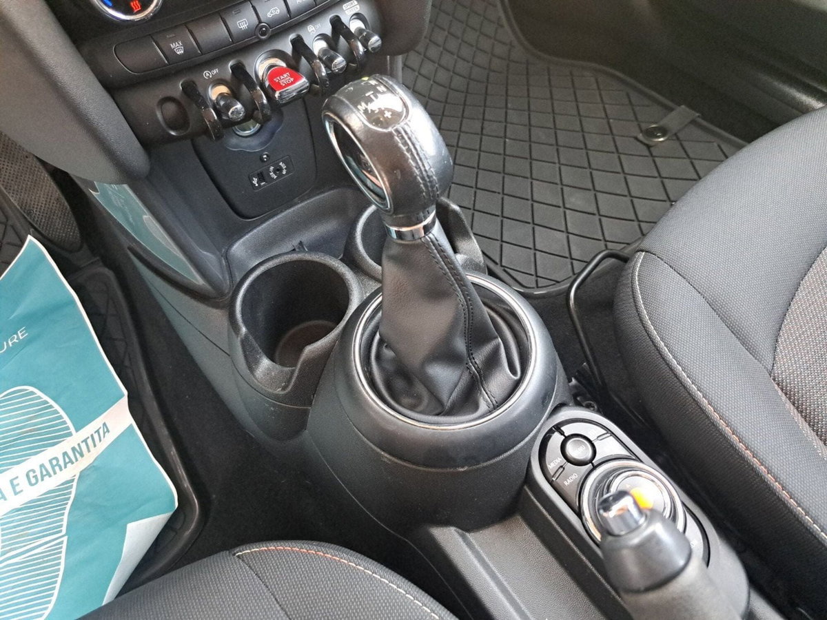 MINI Mini 1.5 Cooper D Business 5 porte (15)