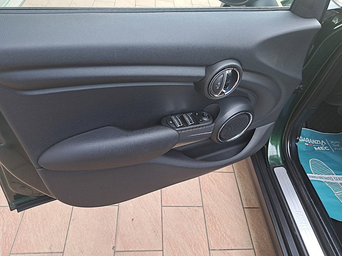 MINI Mini 1.5 Cooper D Business 5 porte (19)