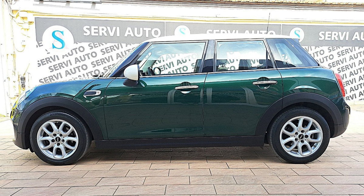 MINI Mini 1.5 Cooper D Business 5 porte (8)