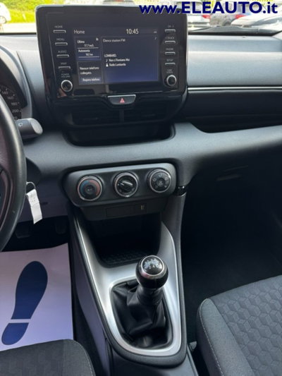 Toyota Yaris 1.0 5 porte Active (11)