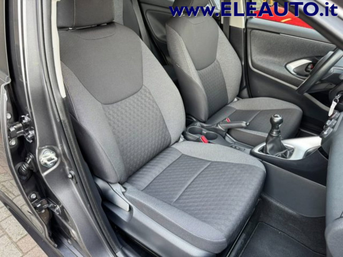 Toyota Yaris 1.0 5 porte Active (14)