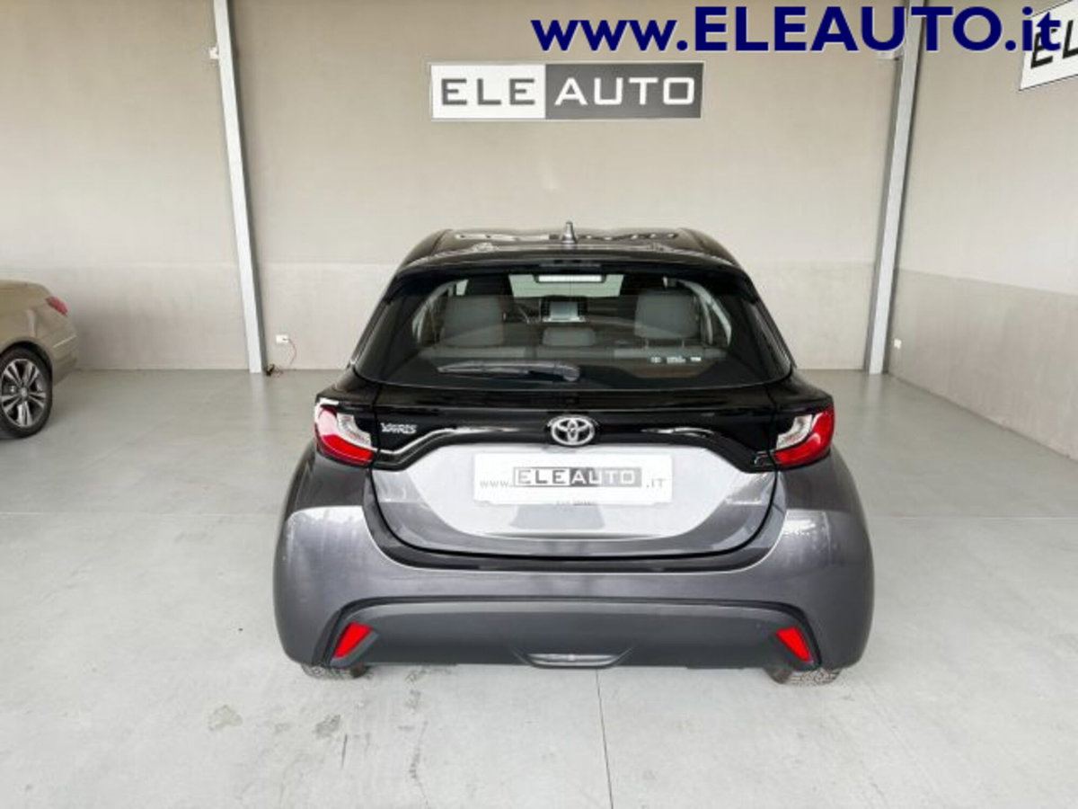 Toyota Yaris 1.0 5 porte Active (5)